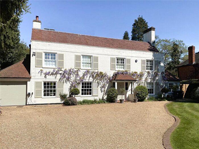 5 Bedroom Detached House For Sale In Onslow Road, Burwood Park, KT12