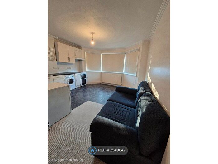 1 Bedroom Flat To Rent In Beechcroft Avenue, London, NW11