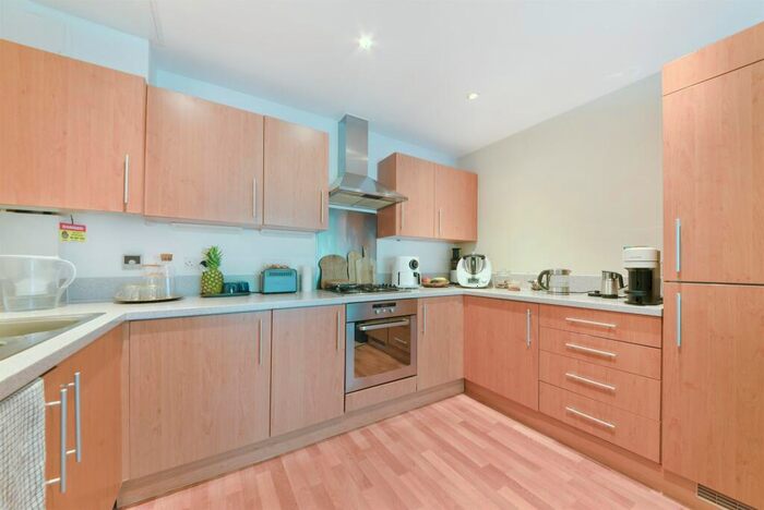 2 Bedroom Flat For Sale In Kendra Hall Road, South Croydon, CR2
