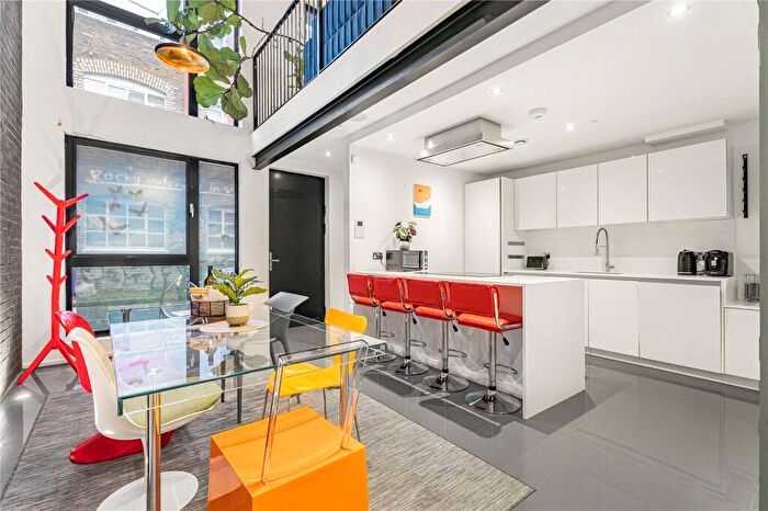 2 Bedroom Terraced House For Sale In Grimsby Street, London, E2