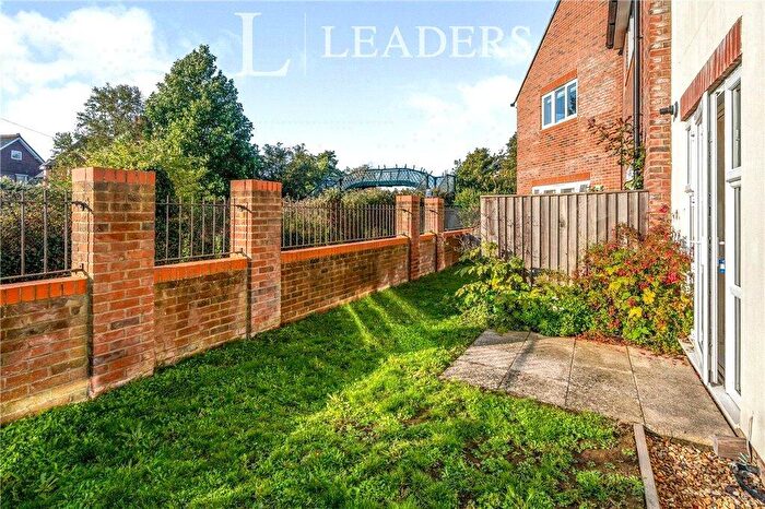 1 Bedroom Apartment For Sale In Whyke Lane, Chichester, West Sussex, PO19