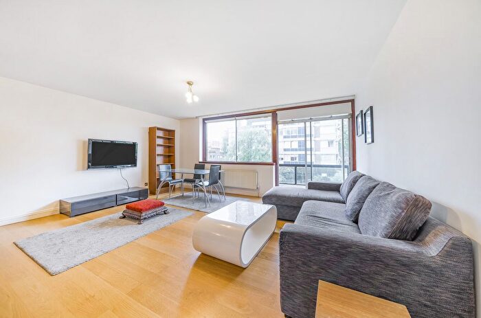2 Bedroom Flat For Sale In The Quadrangle, London, W2