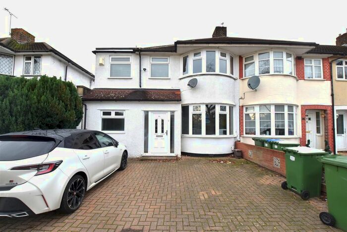 4 Bedroom Semi-Detached House To Rent In Harlington Road, Bexleyheath, DA7