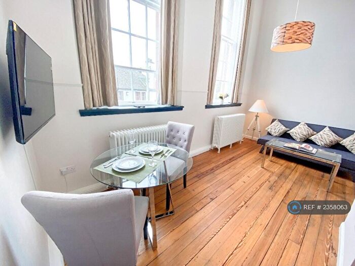 1 Bedroom Flat To Rent In Mcdonald Road, Edinburgh, EH7