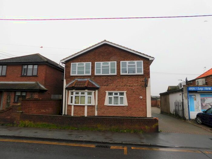 3 Bedroom Maisonette To Rent In High Street, Canvey Island, SS8