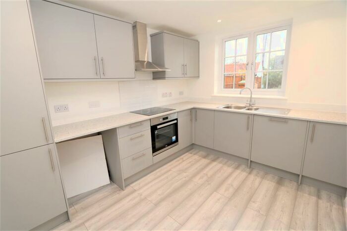 3 Bedroom Semi-Detached House To Rent In Rawlins Gardens, Wootton, MK43