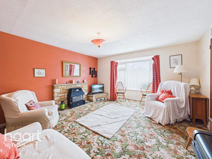 3 Bedroom Semi Detached House For Sale In Harebell Drive, Witham, CM8