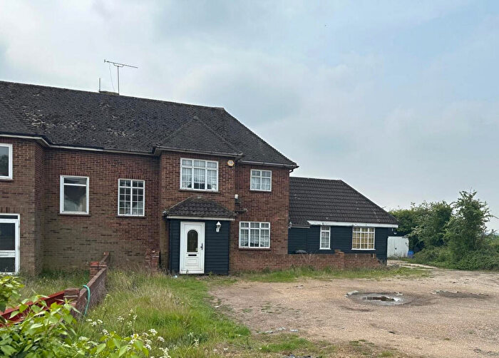 3 Bedroom Semi-Detached House To Rent In Shepherds Hill, Romford, RM3