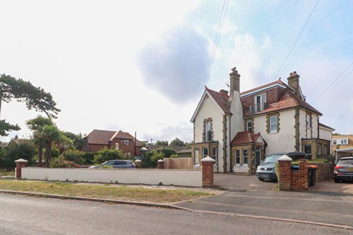 3 Bedroom Flat For Sale In Berkeley Road, Birchington, CT7