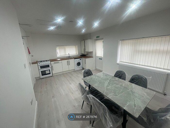 6 Bedroom End Terrace House To Rent In Langdale Road, Birmingham, B43