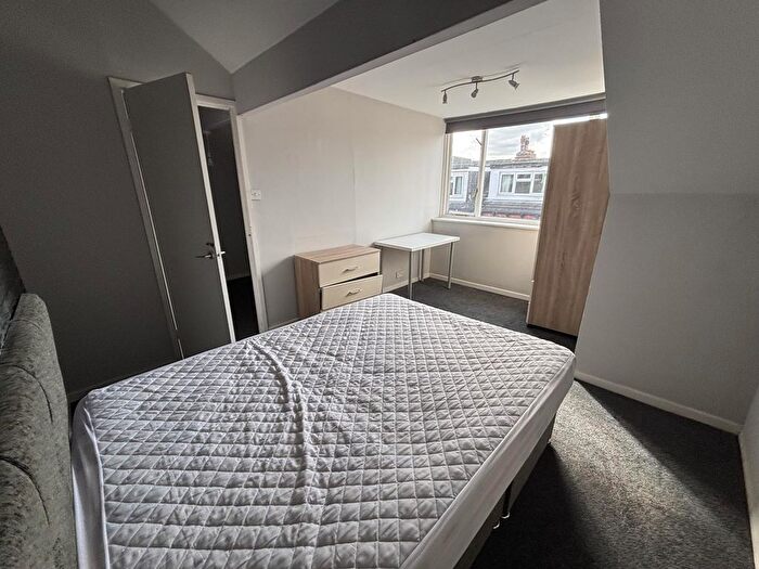 2 Bedroom Semi Detached House To Rent In Thornville Terrace, Leeds, LS6