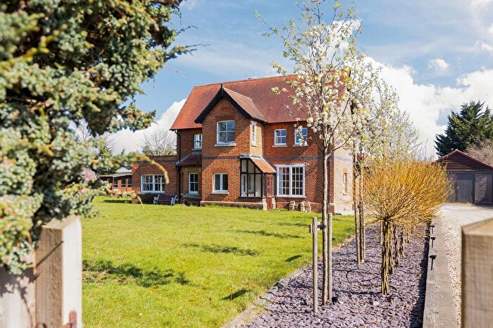 4 Bedroom Detached House For Sale In Norman Avenue, Abingdon, OX14