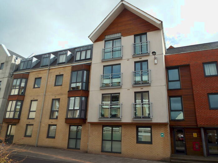 1 Bedroom Flat To Rent In Polymond House, Castle Way, Central Southampton, SO14