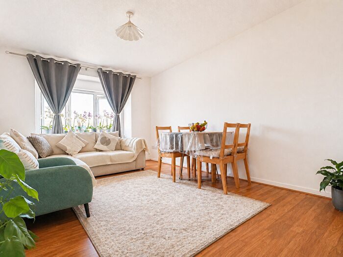 1 Bedroom Flat To Rent In Harewood Terrace, Southall, UB2