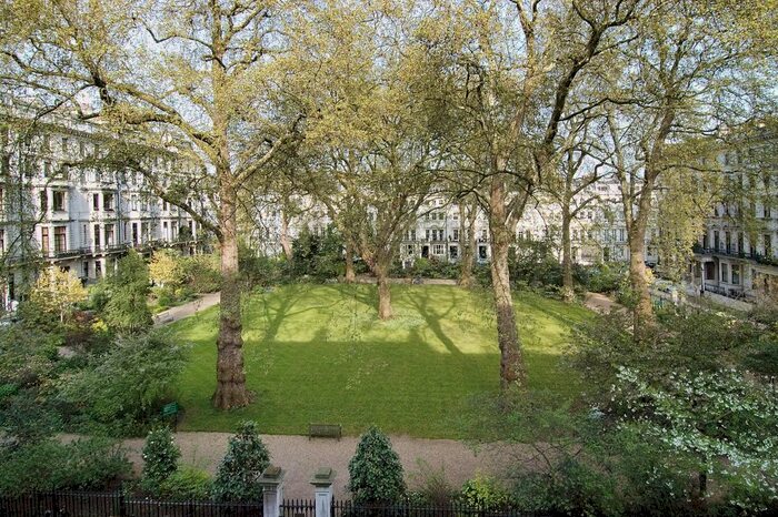 1 Bedroom Flat To Rent In Ennismore Gardens, South Kensington, Hyde Park, London, SW7