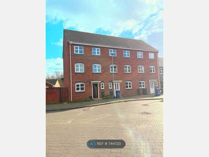 4 Bedroom Terraced House To Rent In Hevea Road, Burton-On-Trent, DE13