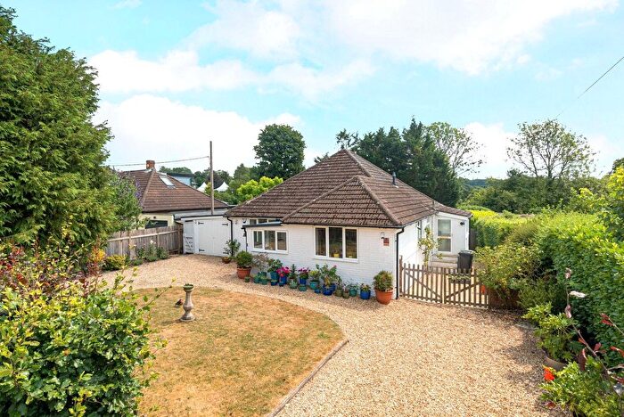 3 Bedroom Bungalow For Sale In Paice Lane, Medstead, Alton, GU34