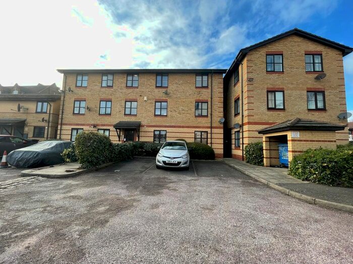 1 Bedroom Flat To Rent In Reynard Close, London, SE4