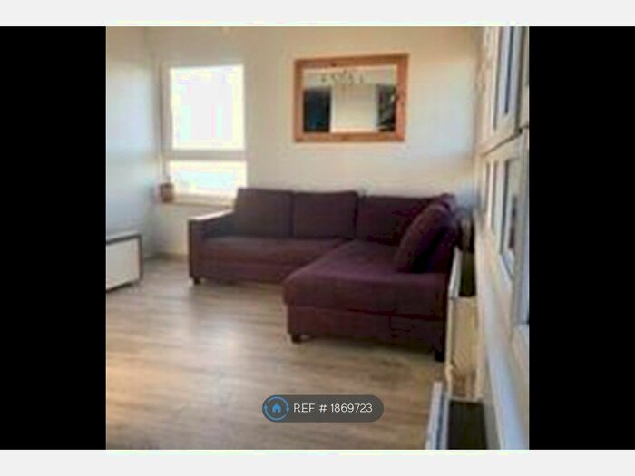 2 Bedroom Flat To Rent In Crossmount House, London, SE5