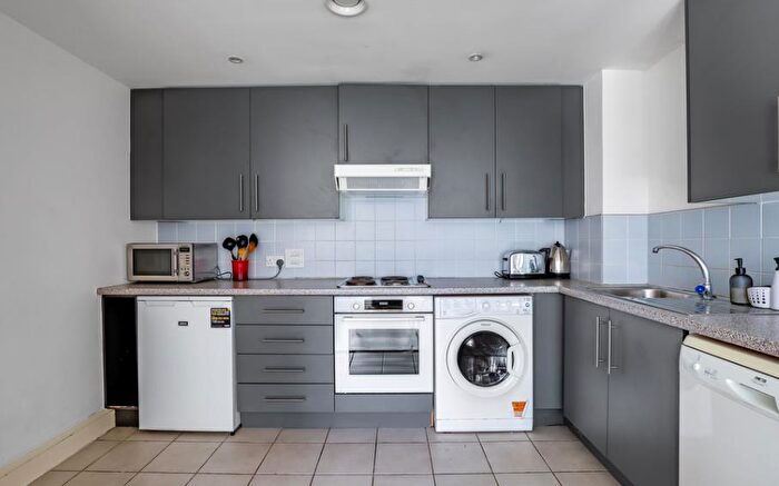 1 Bedroom Apartment To Rent In Park Road, Marylebone, London, NW1