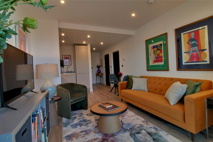 1 Bedroom Flat To Rent In The Regent, Snow Hill Wharf, Birmingham, B4