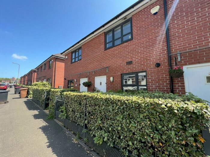 2 Bedroom House To Rent In Fenney Street, New Broughton, Salford, M7