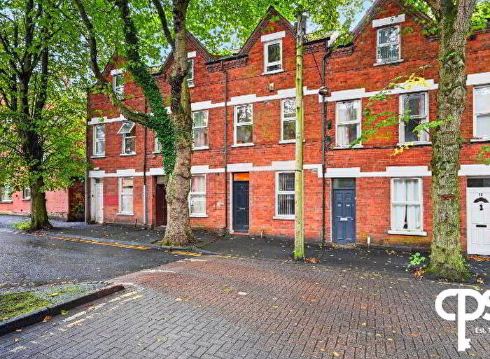 4 Bedroom Mid Terraced House For Sale In Collingwood Avenue, Belfast, BT7