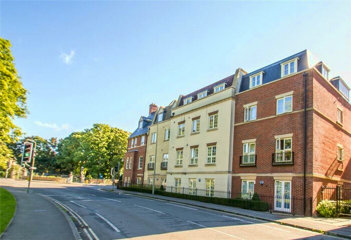 2 Bedroom Apartment To Rent In Woodford Way, Witney, Oxfordshire, OX28