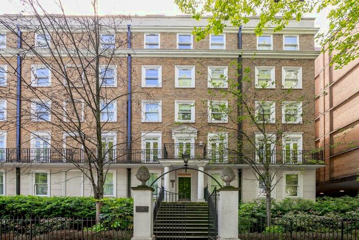 2 Bedroom Flat To Rent In Holland Park Avenue, London, W11