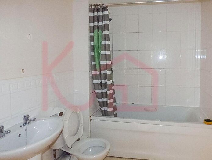 2 Bedroom Apartment To Rent In , Shalefield Gardens, Manchester, M46