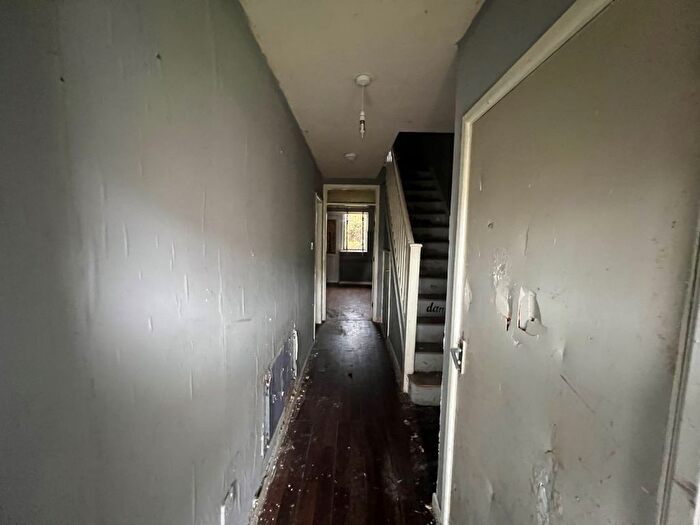5 Bedroom Semi-detached House For Sale In Dawson Street, Walsall, WS3