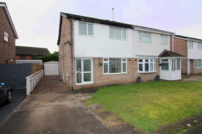 4 Bedroom Semi-Detached House To Rent In Lapwing Avenue, Caldicot, Mon., NP26