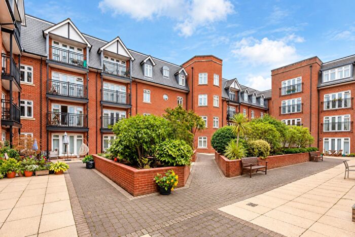 2 Bedroom Apartment For Sale In Royal Swan Quarter, Leatherhead, KT22
