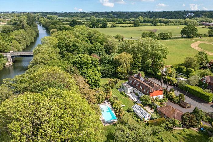 5 Bedroom Detached House For Sale In Walton Lane, Weybridge, KT13