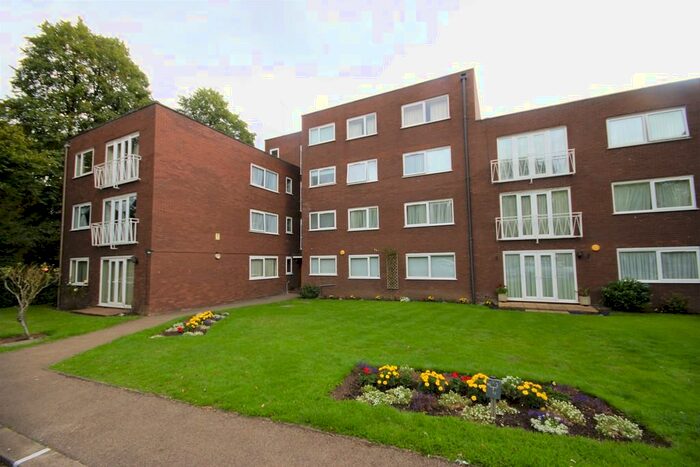 2 Bedroom Apartment To Rent In Chesswood Way, Pinner, HA5