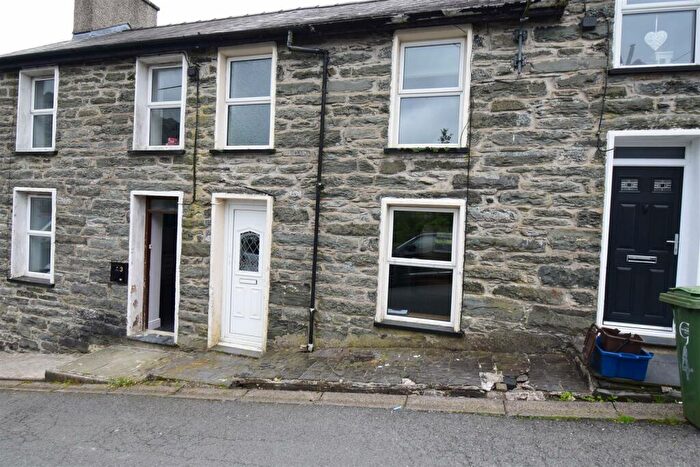 2 Bedroom House For Sale In Gladstone Terrace, Blaenau Ffestiniog, LL41