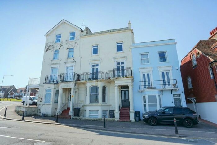 2 Bedroom Flat To Rent In Central Parade, Herne Bay, CT6