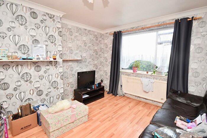 3 Bedroom Terraced House For Sale In Highfield Road, Leighton Buzzard, LU7