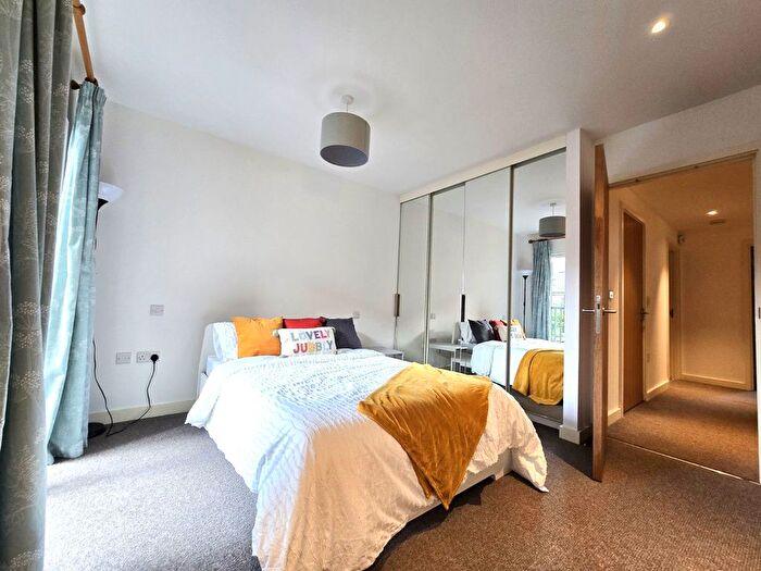 3 Bedroom Flat To Rent In Maud Street, Canning Town, London, E16