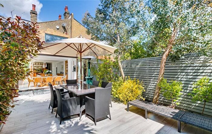 3 Bedroom Maisonette To Rent In Inglethorpe Street, Bishops Park, SW6