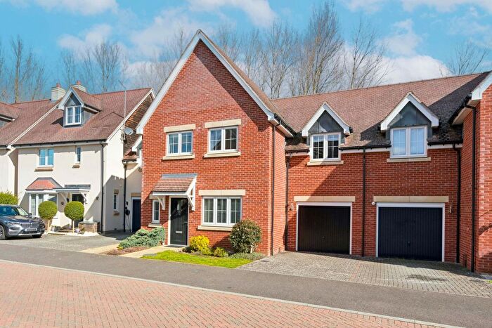 3 Bedroom Semi-Detached House For Sale In Harding Way, Marcham, OX13