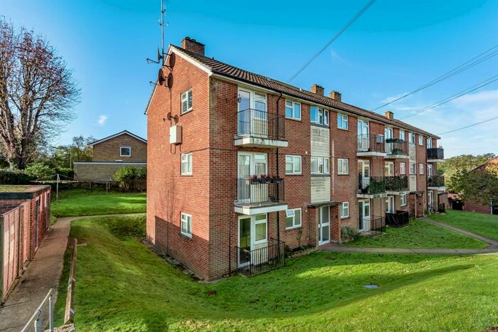 1 Bedroom Flat To Rent In New Road, Midhurst, GU29