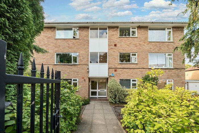 1 Bedroom Flat To Rent In Sandal Road, New Malden, KT3