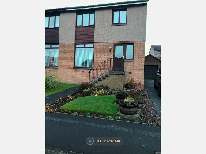 3 Bedroom Semi-Detached House To Rent In Carnbee Place, Dunfermline KY12