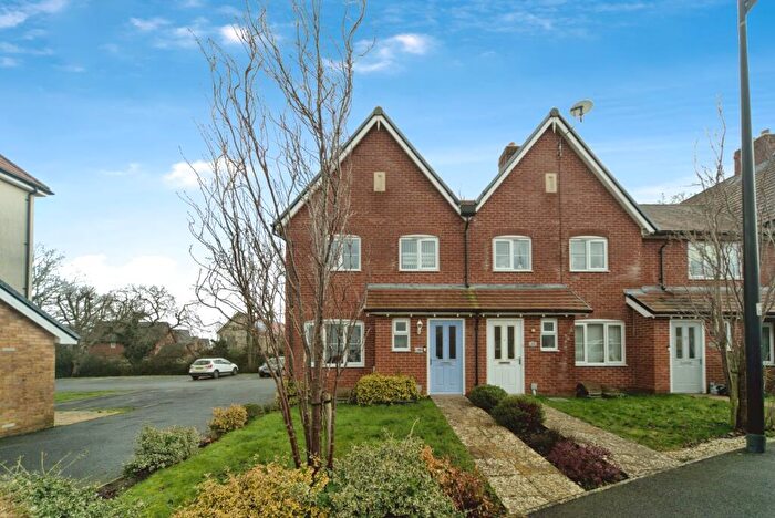 3 Bedroom End Of Terrace House For Sale In Highgrove Crescent, Polegate, East Sussex, BN26