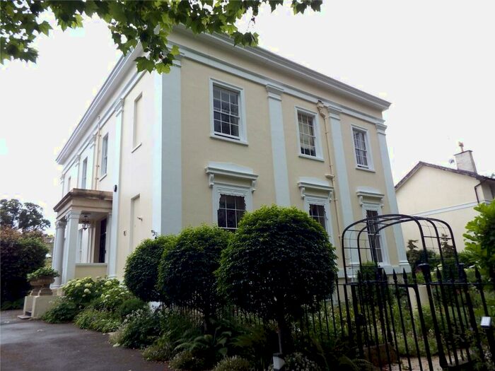 1 Bedroom Flat To Rent In Pittville Lawn, Cheltenham, GL52