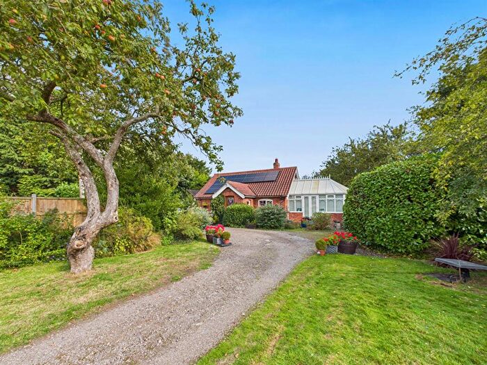 2 Bedroom Detached Bungalow For Sale In Mill Road, Theddlethorpe, Mablethorpe, LN12