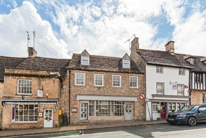 3 Bedroom Apartment To Rent In Burford, OX18