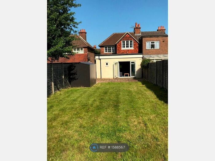 5 Bedroom Semi-Detached House To Rent In Deerbarn Road, Guildford, GU2