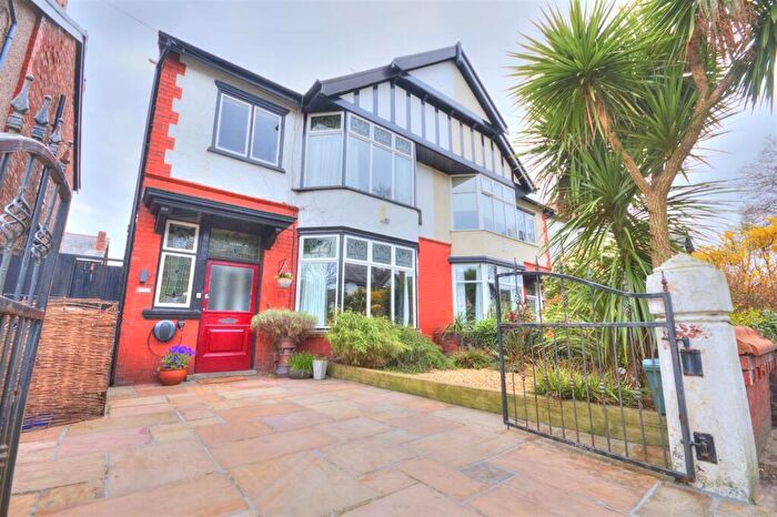 5 Bedroom Semi-Detached House For Sale In York Avenue, Crosby, Liverpool, L23